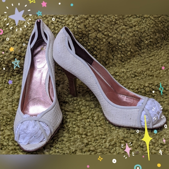 HOUSE OF DEREON BY BEYONCE " ENIGMA" PUMPS - Picture 2 of 5